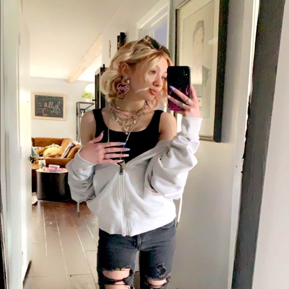 Meet your Posher, Delaney - Picture 1 of 1